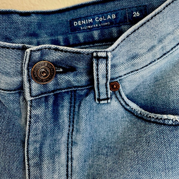 Denim Collab Shorts Size 26. Light Wash - Picture 4 of 5
